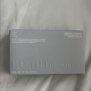 r.e.m. beauty Midnight Shadows Eyeshadow Palette - Midnight Snack